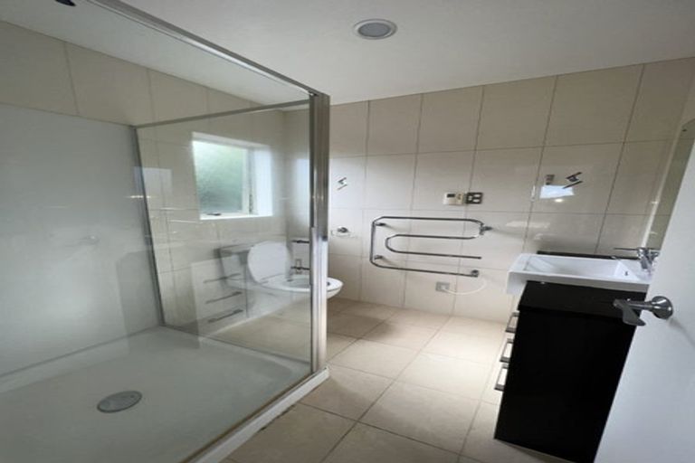 Photo of property in 3 Mana Lane, Pinehill, Auckland, 0632