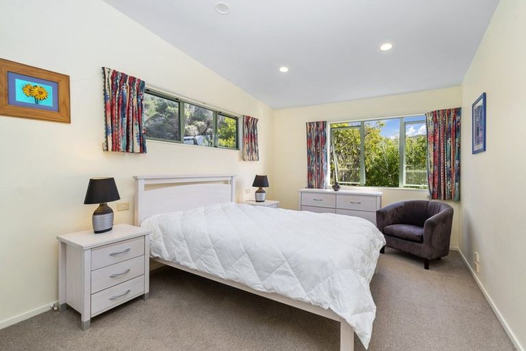 Photo of property in 19 Rewa Place, Russell, 0202