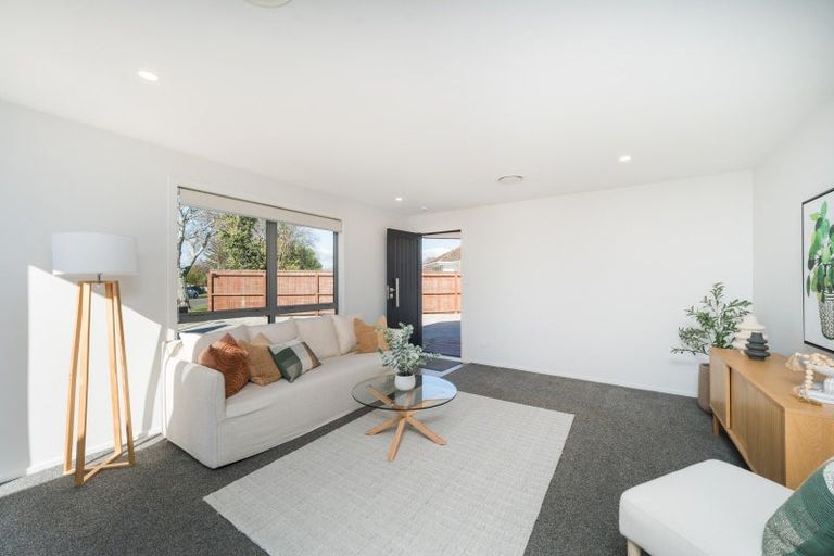 Photo of property in 2 Seddon Street, Takaro, Palmerston North, 4412