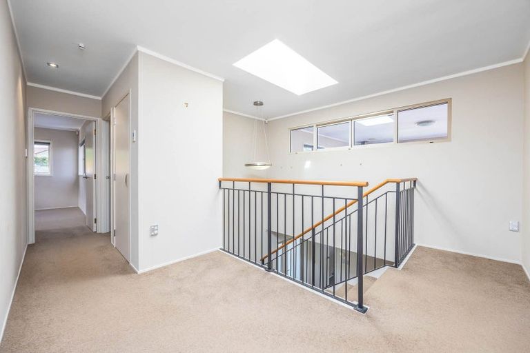 Photo of property in 9a Pendene Place, Forrest Hill, Auckland, 0620
