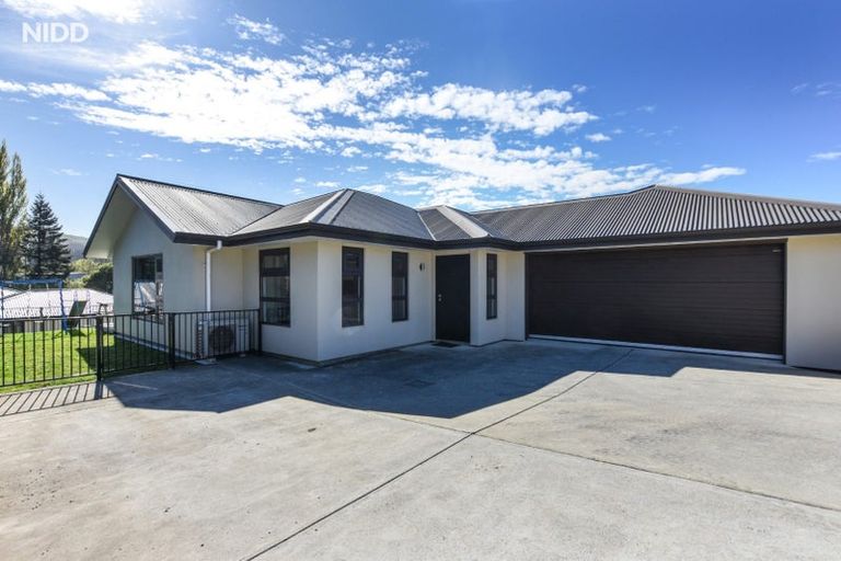 Photo of property in 37 Grandvista Drive, Green Island, Dunedin, 9018