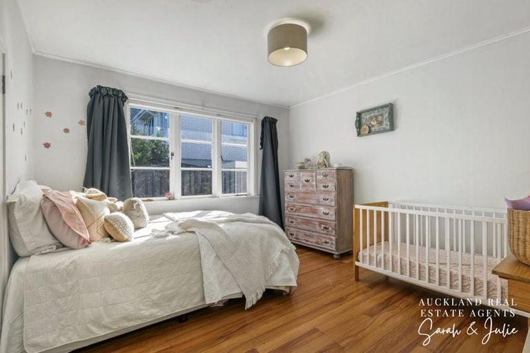 Photo of property in 422a Old Te Atatu Road, Te Atatu Peninsula, Auckland, 0610