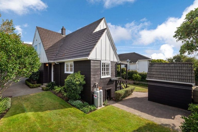 Photo of property in 2/6 Elderwood Lane, Belmont, Auckland, 0622