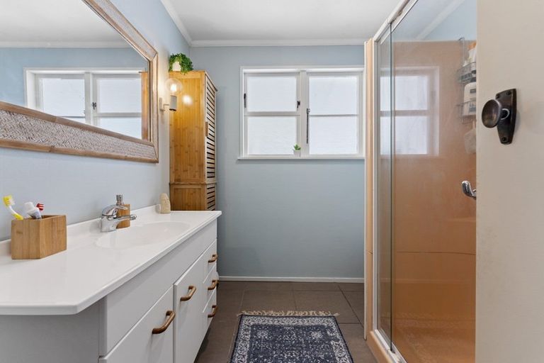 Photo of property in 1 Sutherland Crescent, Westbrook, Palmerston North, 4412