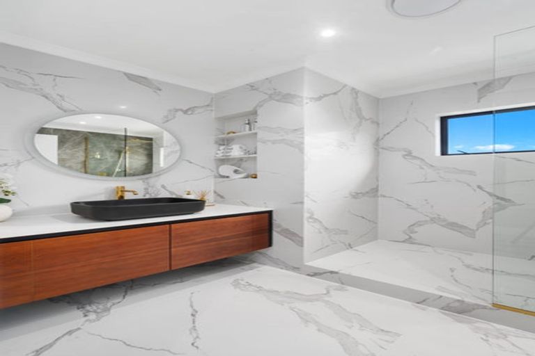 Photo of property in 24 Half Moon Rise, Half Moon Bay, Auckland, 2012