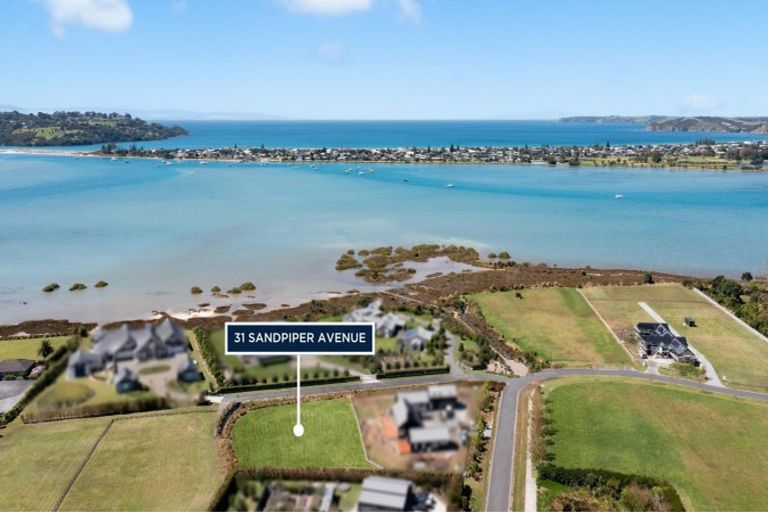 Photo of property in 31 Sandpiper Avenue, Point Wells, 0986