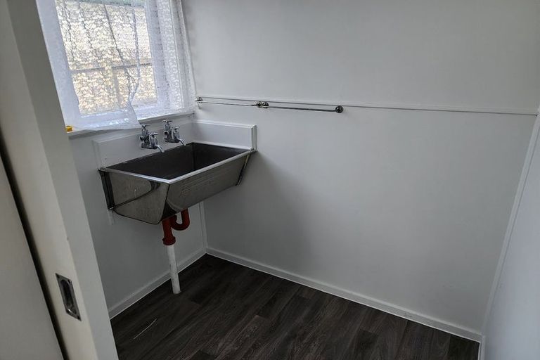 Photo of property in 8 Malvina Place, Bucklands Beach, Auckland, 2014