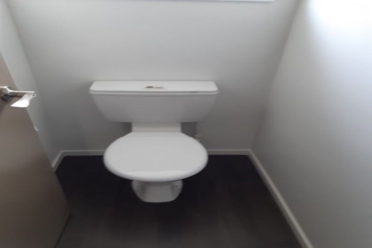 Photo of property in 2/43 Northcote Road, Northcote, Christchurch, 8052