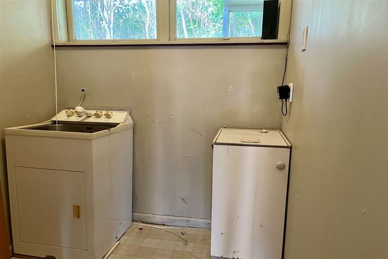 Photo of property in 29 Awaroa Road, Sunnyvale, Auckland, 0612