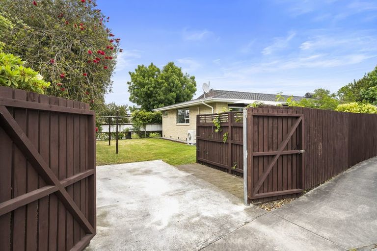 Photo of property in 1/177a Grimseys Road, Redwood, Christchurch, 8051