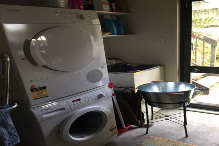 Photo of property in 2 Meadowcroft Grove, Johnsonville, Wellington, 6037