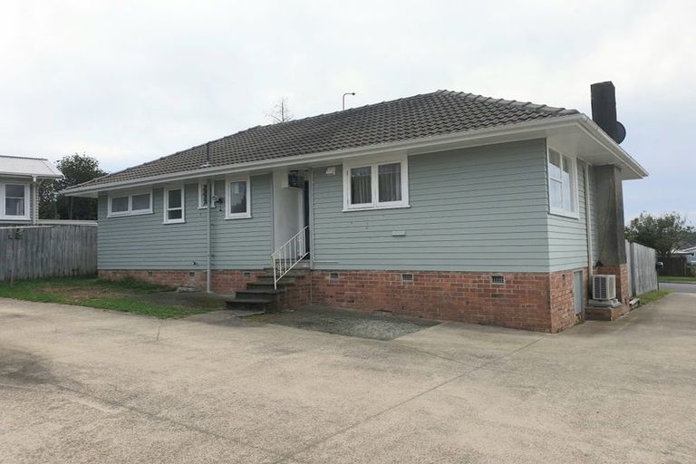 Photo of property in 47 Fairclough Road, Beach Haven, Auckland, 0626