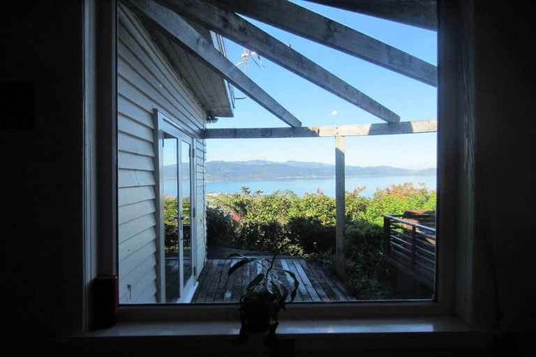 Photo of property in 49 London Road, Korokoro, Lower Hutt, 5012