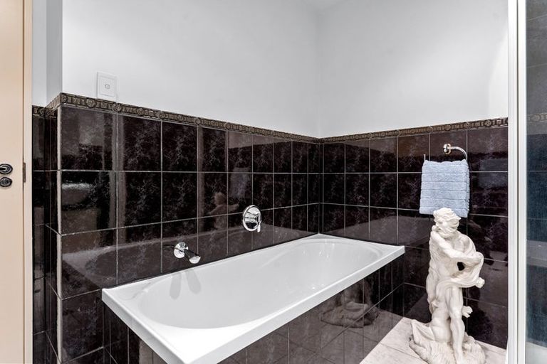 Photo of property in 4e/175 Hurstmere Road, Takapuna, Auckland, 0622