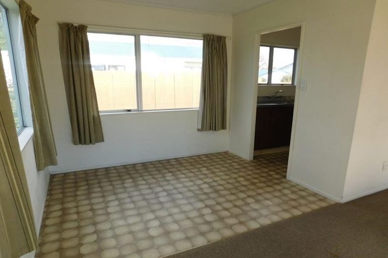 Photo of property in 16 Aspen Place, Owhata, Rotorua, 3010