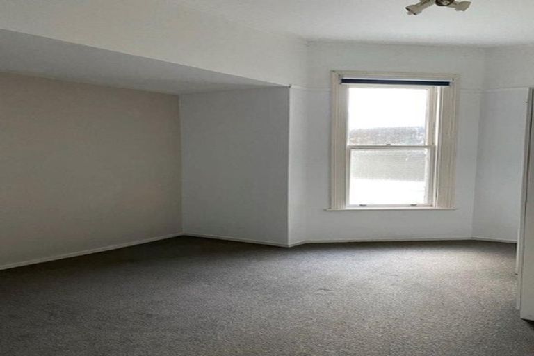 Photo of property in 51 Hawker Street, Mount Victoria, Wellington, 6011