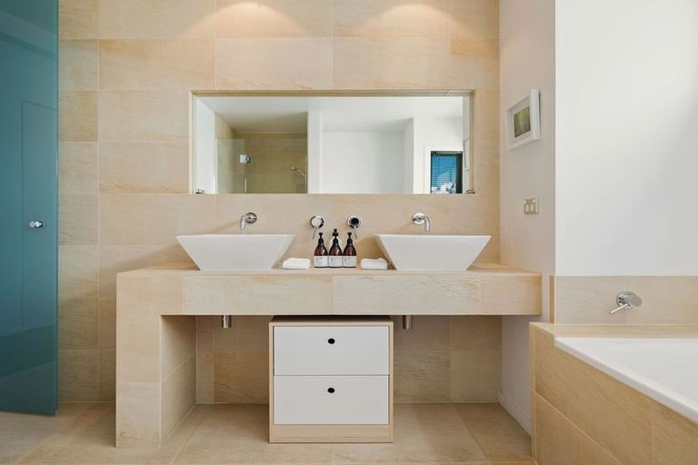 Photo of property in 74 Panorama Terrace, Queenstown, 9300