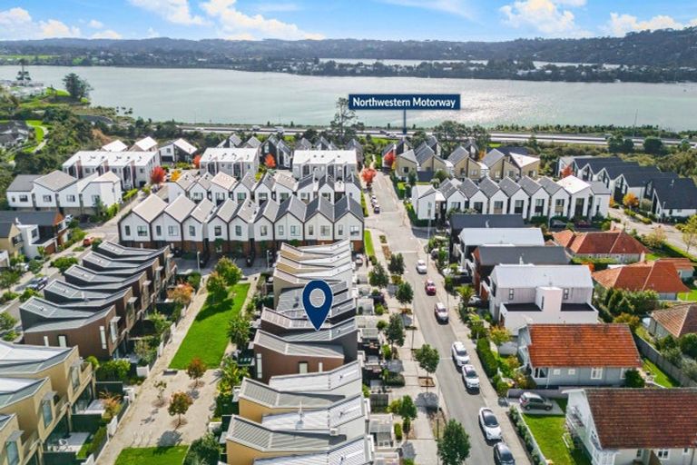 Photo of property in 12 Cochrane Road, Hobsonville, Auckland, 0616