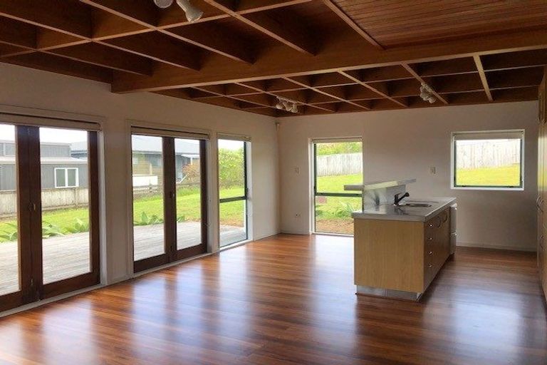 Photo of property in 11 Taranga Road, Langs Beach, Waipu, 0582