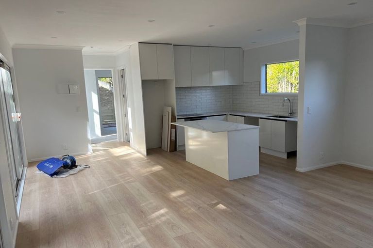 Photo of property in 36 Fowler Street, Northcote, Auckland, 0627