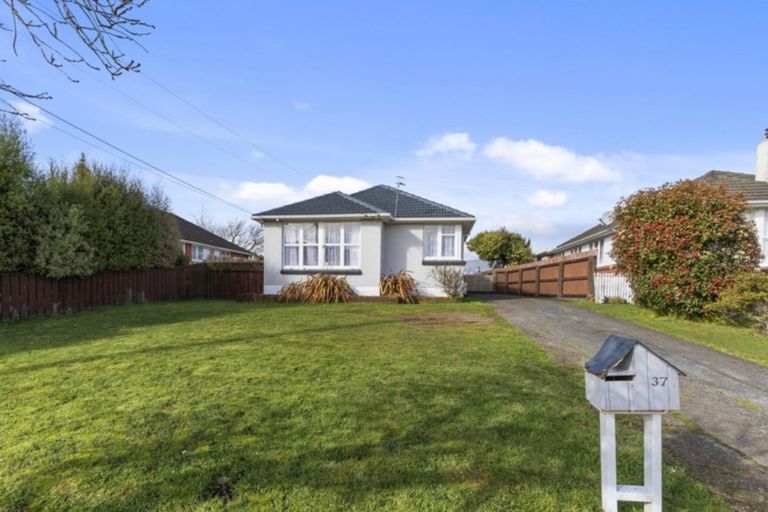 Photo of property in 37 Mary Crescent, Elderslea, Upper Hutt, 5018