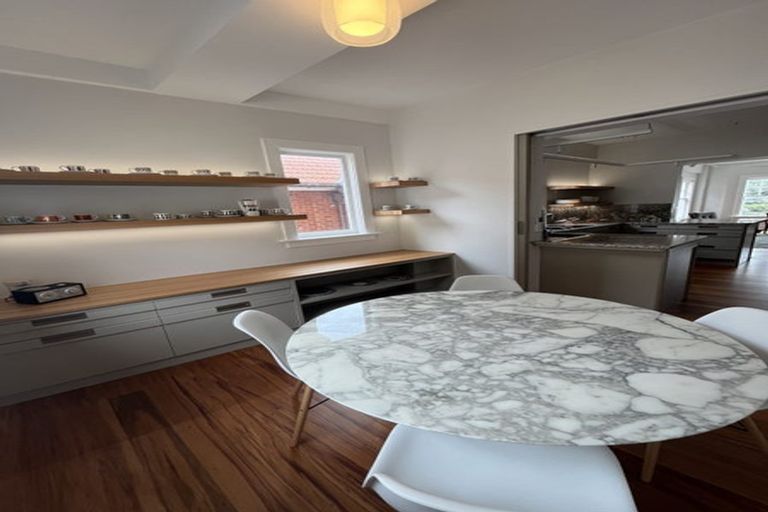 Photo of property in Inverleith Apartments, 3/306 Oriental Parade, Oriental Bay, Wellington, 6011