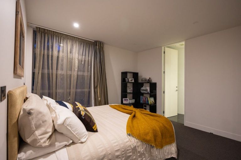 Photo of property in 23a Montgomery Terrace, Hokowhitu, Palmerston North, 4410