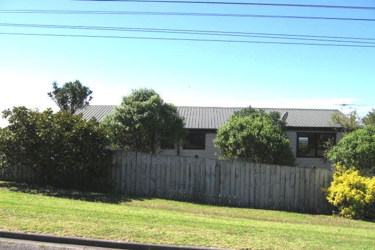Photo of property in 589 East Coast Road, Browns Bay, Auckland, 0632