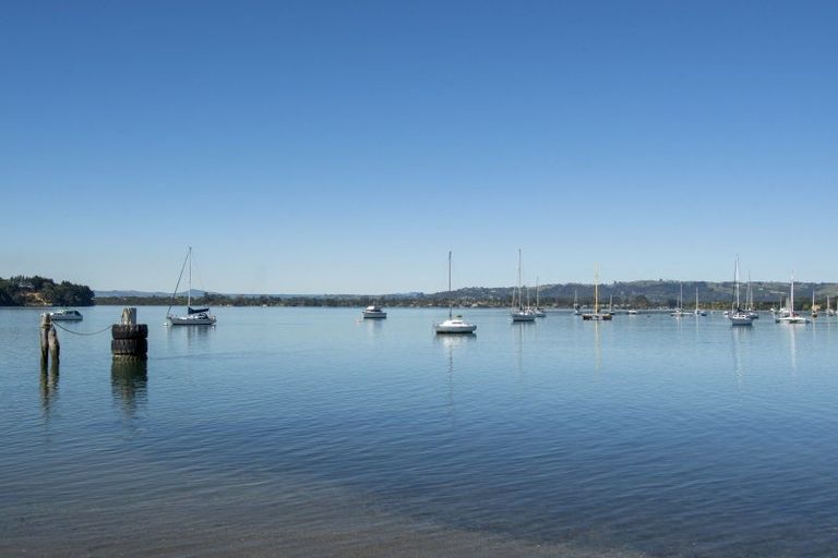 Photo of property in Waterview Estate, 53/4 Greystone Place, Omokoroa, 3114