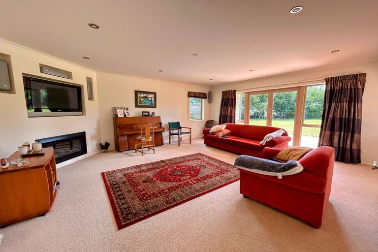 Photo of property in 16 Roots Street West, Feilding, 4702