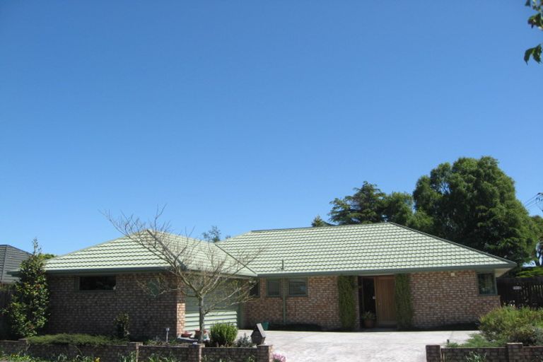 Photo of property in 25 Farquhars Road, Redwood, Christchurch, 8051