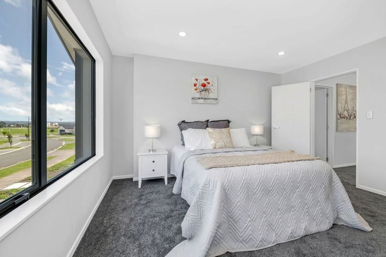 Photo of property in 22 Korowhiti Road, Clarks Beach, 2122