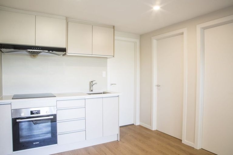 Photo of property in 93 Chelsea View Drive, Chatswood, Auckland, 0626