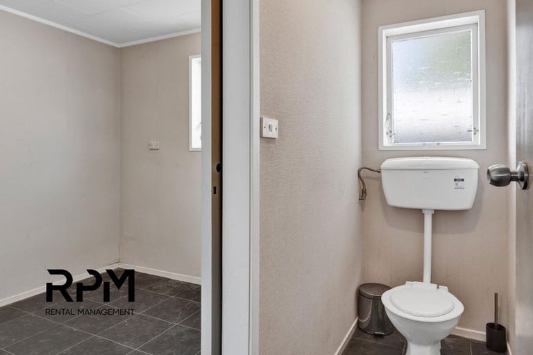 Photo of property in 21 Manawapou Road, Hawera, 4610