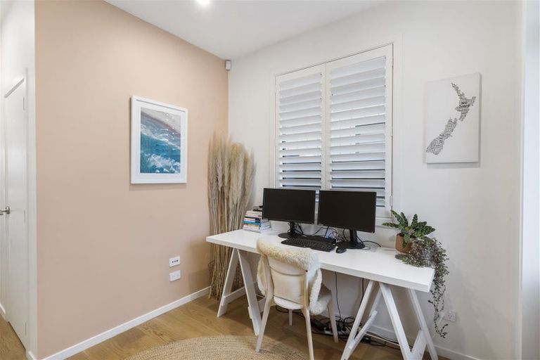 Photo of property in 10 Sioux Road, Hobsonville, Auckland, 0616