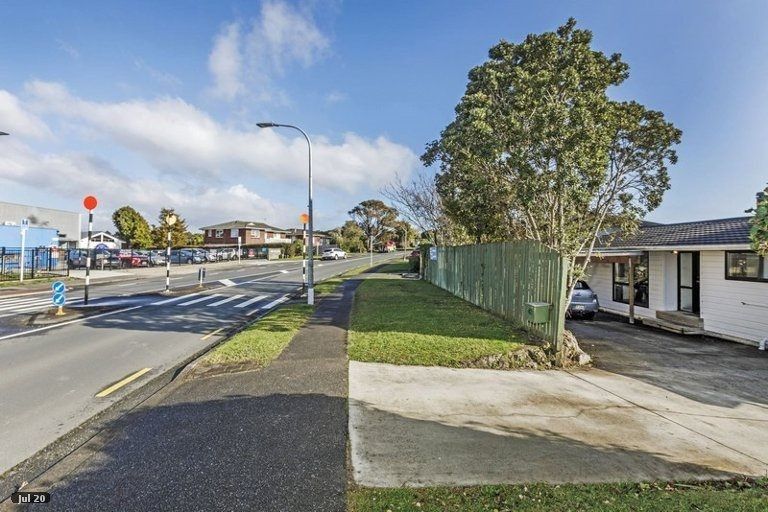 Photo of property in 43 Sartors Avenue, Northcross, Auckland, 0630