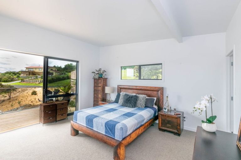 Photo of property in 1 Pekama Drive, Cable Bay, 0420