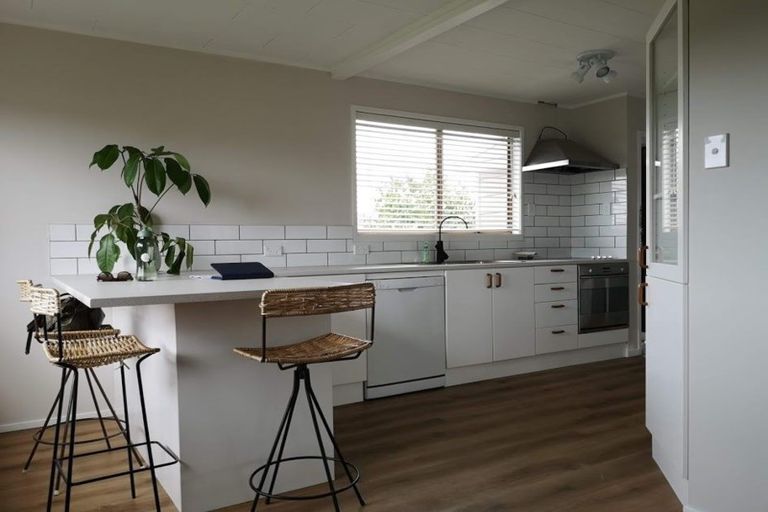 Photo of property in 8 Aquarius Avenue, Glen Eden, Auckland, 0602