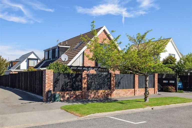 Photo of property in 1/64 Merivale Lane, Merivale, Christchurch, 8014