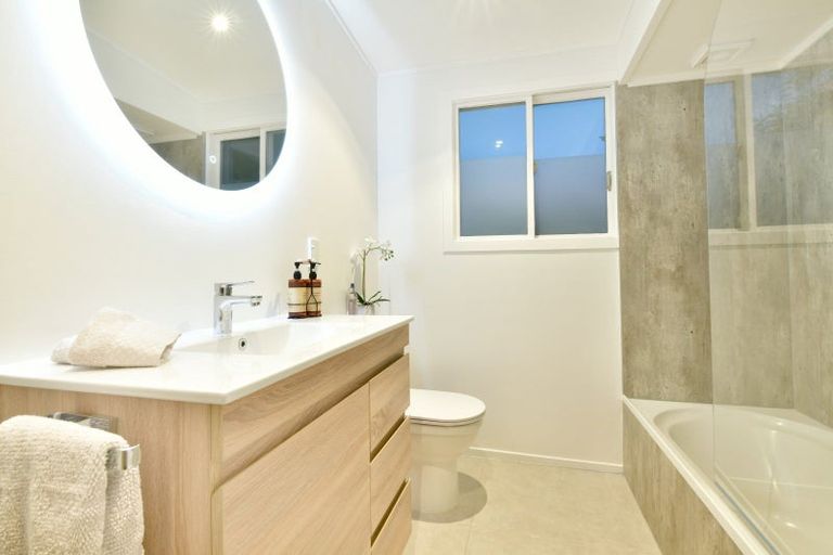 Photo of property in 326 Whangaparaoa Road, Stanmore Bay, Whangaparaoa, 0932