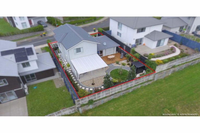 Photo of property in 30 Arthur Rolfe Lane, Swanson, Auckland, 0614