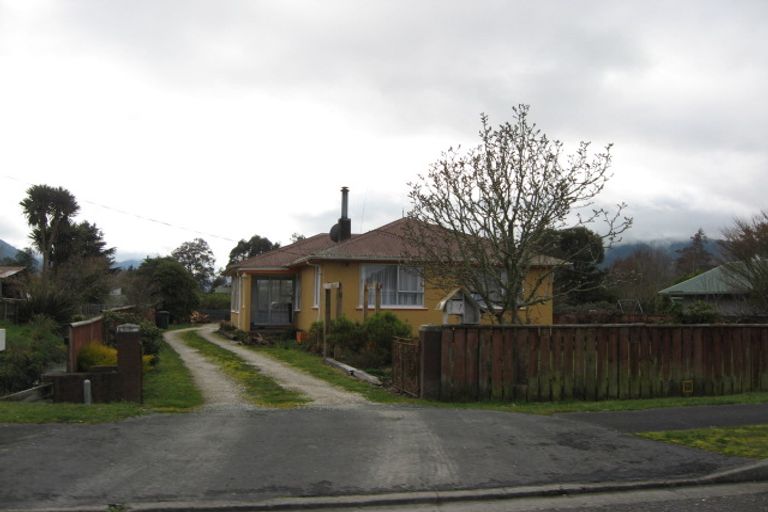 Photo of property in 7 Cromwell Street, Murchison, 7007