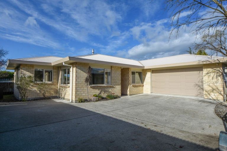 Photo of property in 242a High Street North, Carterton, 5713