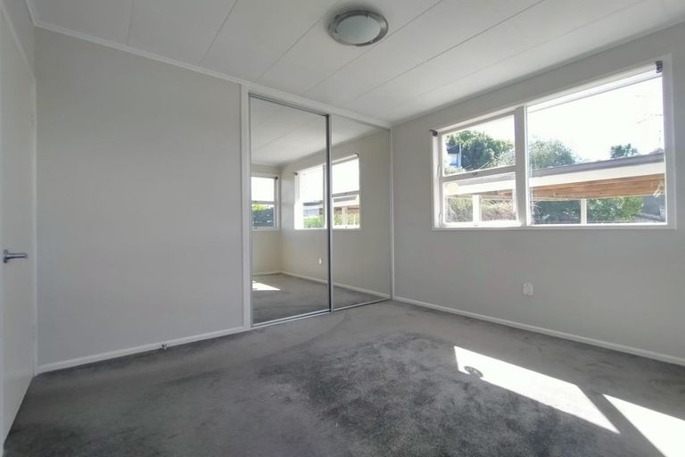 Photo of property in 1/39 St Peters Street, Northcote, Auckland, 0627