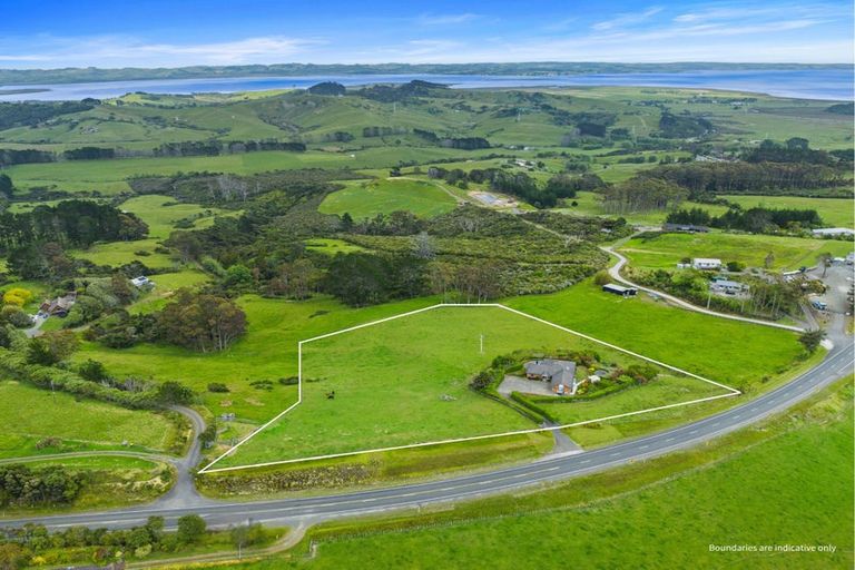 Photo of property in 1611 Kaipara Coast Highway, Kaukapakapa, 0984