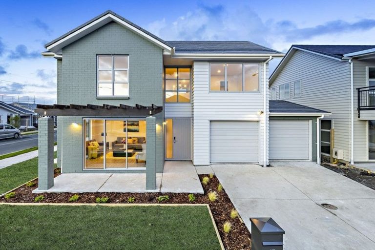 Photo of property in 17 Flight Place, Takanini, 2112