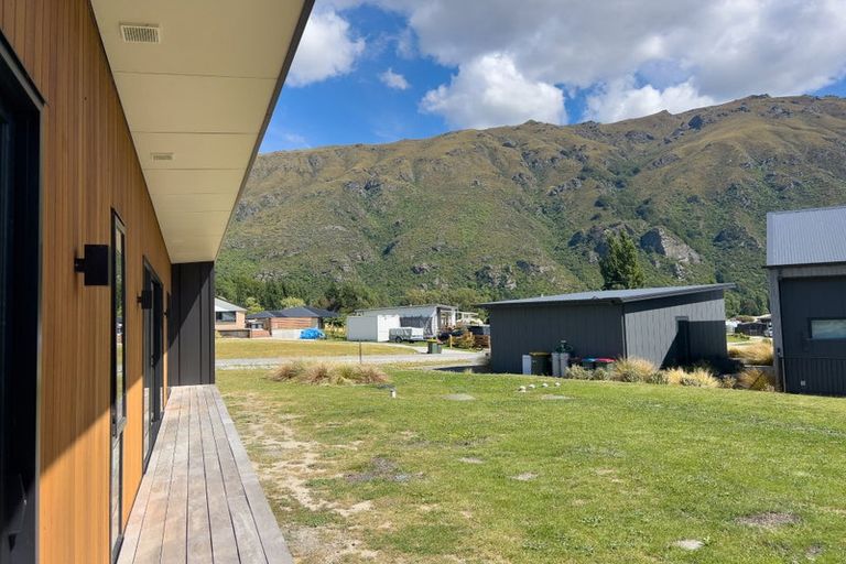 Photo of property in 11 Lakefield Close, Kingston, Athol, 9793