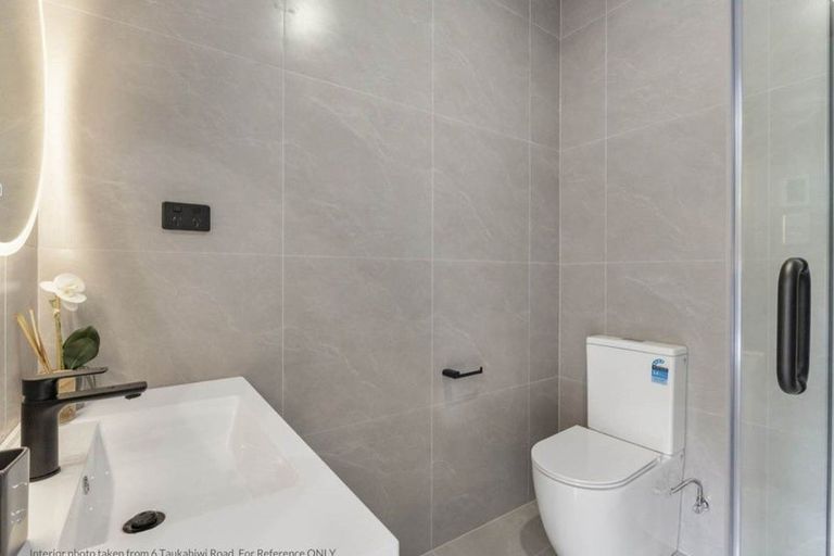 Photo of property in 12 Taukahiwi Road, Pukekohe, 2120