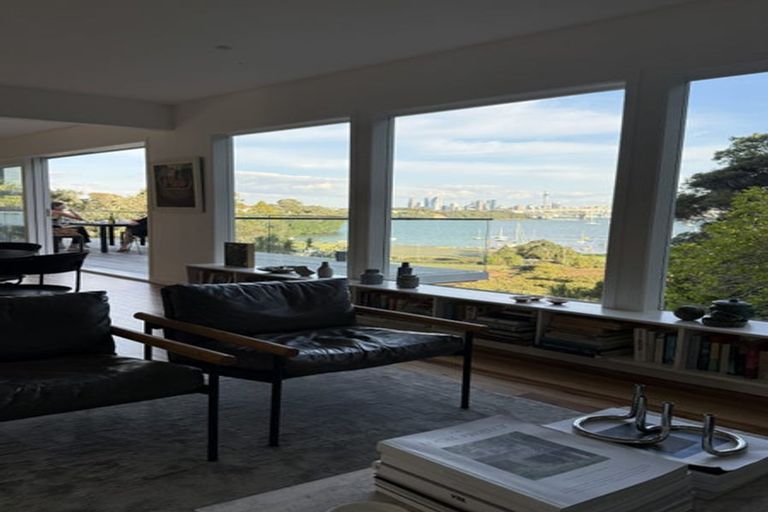 Photo of property in 48 Seaview Avenue, Northcote, Auckland, 0627