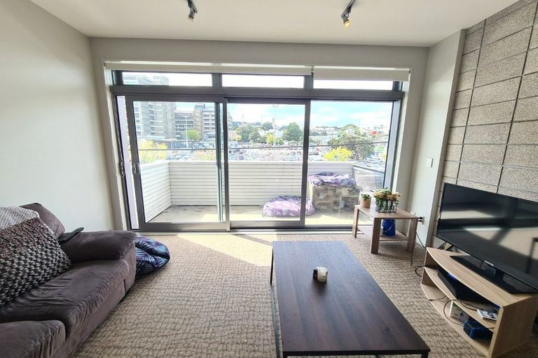 Photo of property in Masina Apartments, 111/80 Riddiford Street, Newtown, Wellington, 6021